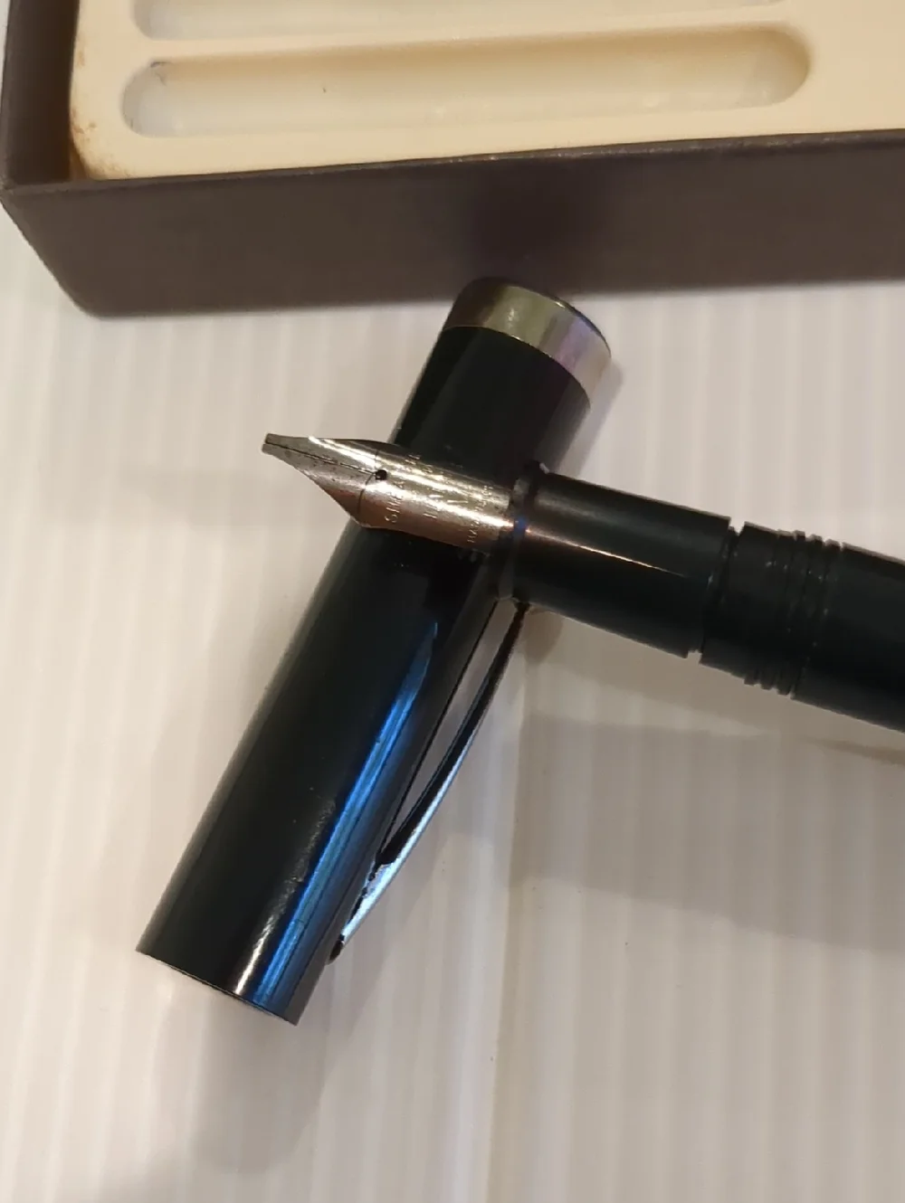 Sheaffer Pen Calligraphy Set  - 1 Fountain Pen & 2 Xtra Silver Nibs